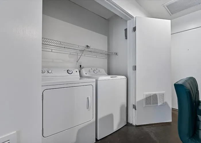 Muralists Loft