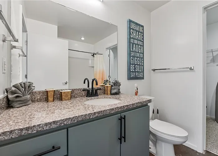 Muralists Loft Apartment