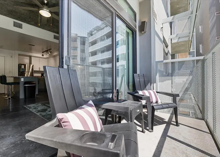 Apartment Muralists Loft *